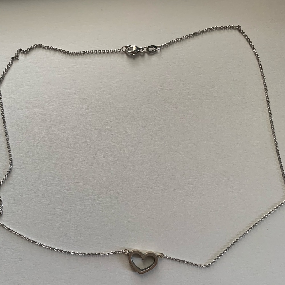 ✨ HEART NECKLACE ✨ - Picture 2 of 2